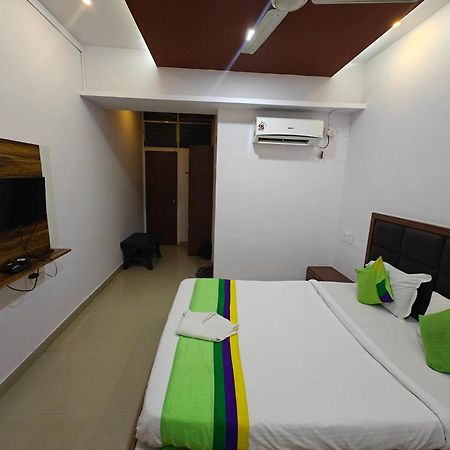 Sai Samrat Resort Satara Zewnętrze zdjęcie